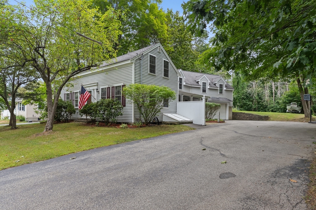 70 Maple St