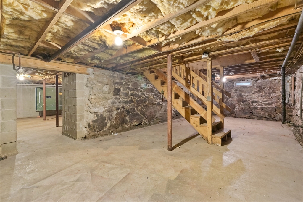 70 Maple St