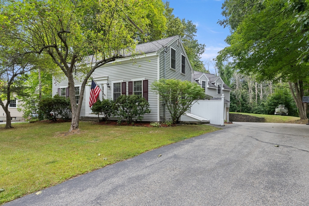 70 Maple St