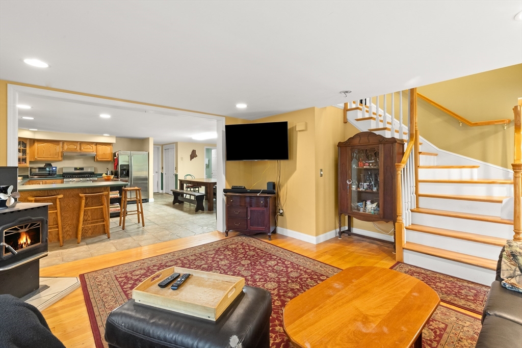 70 Maple St