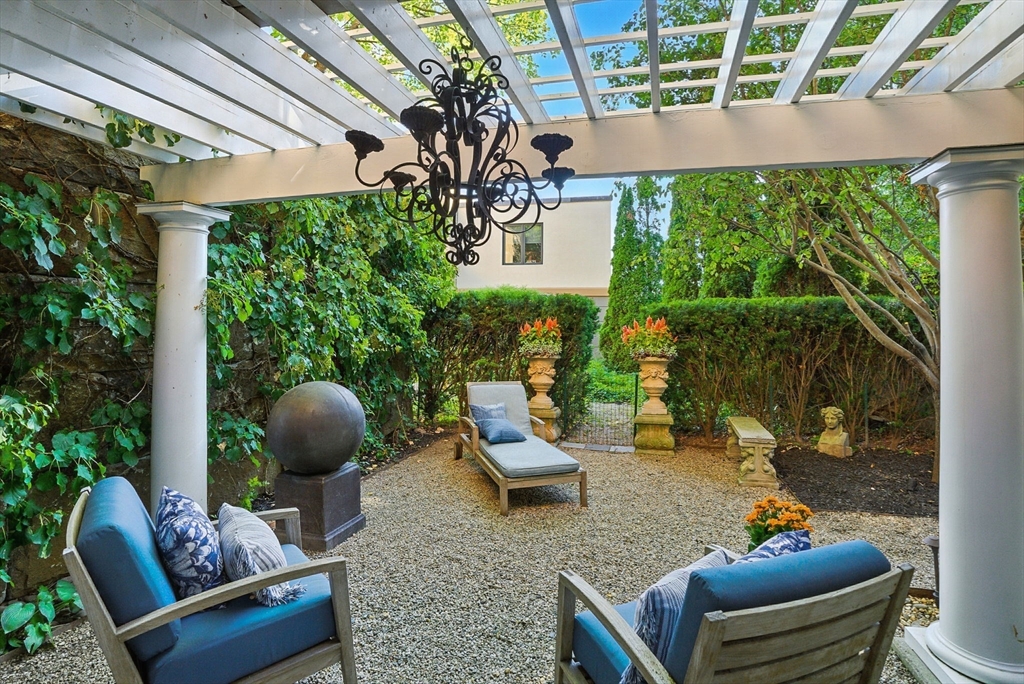 7 Vernon Street # 7
