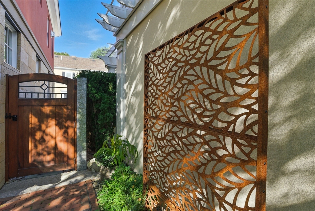 7 Vernon Street # 7