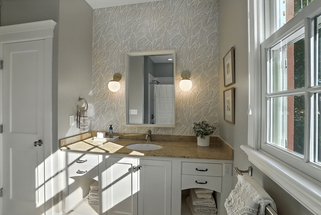 7 Vernon Street # 7