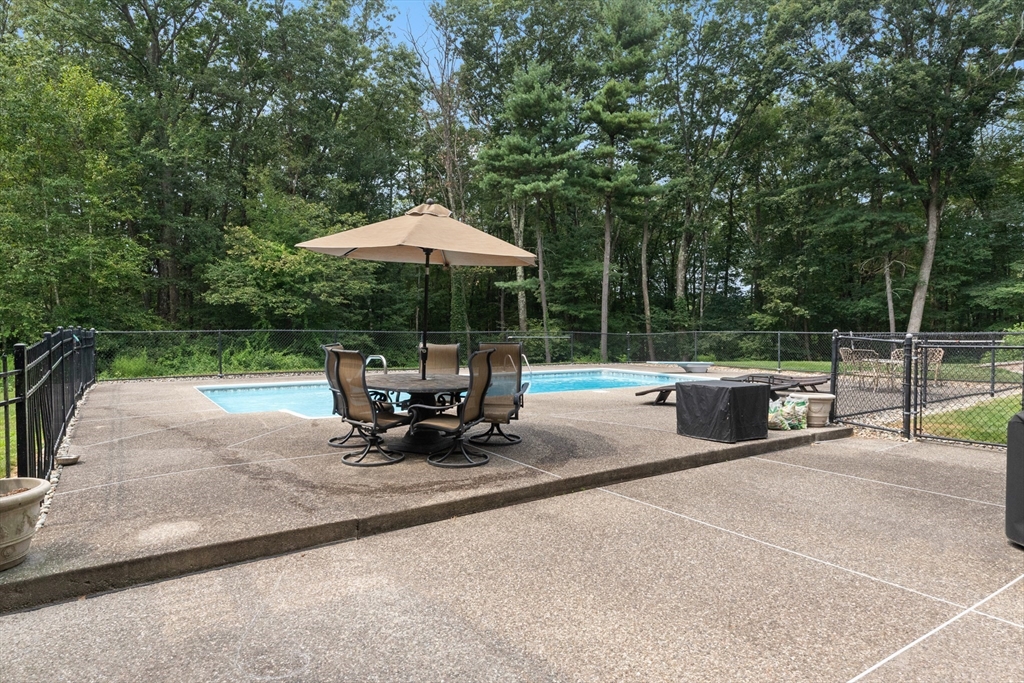 17 Sawmill Ridge