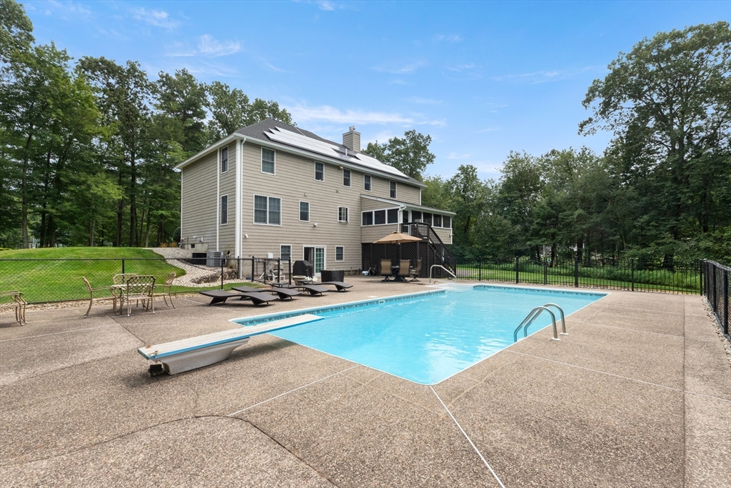 17 Sawmill Ridge