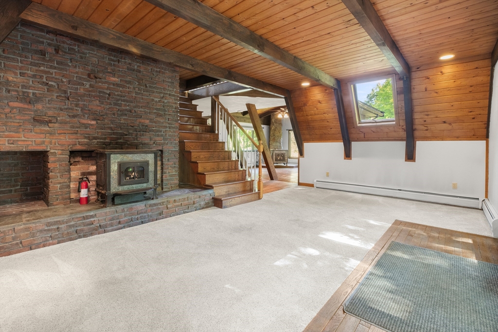 2 Kenneth Rd