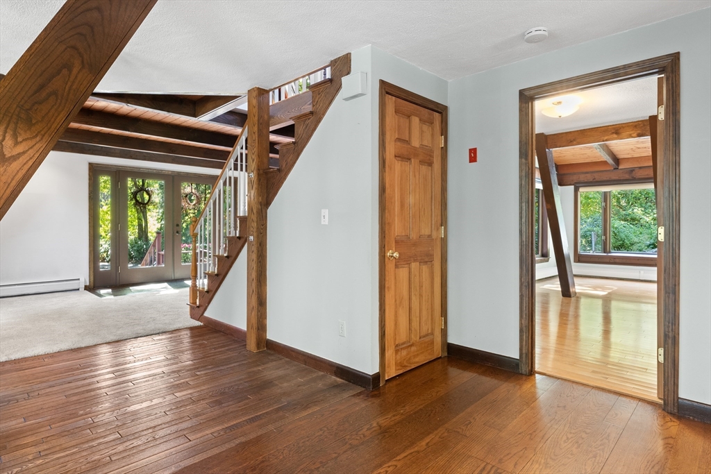 2 Kenneth Rd