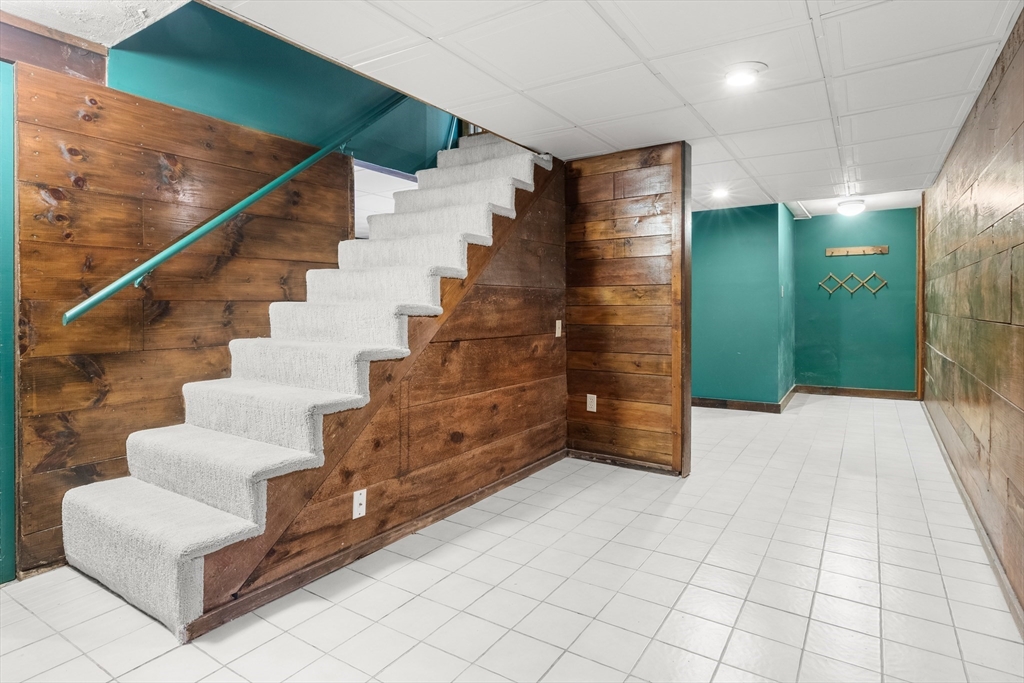 2 Kenneth Rd