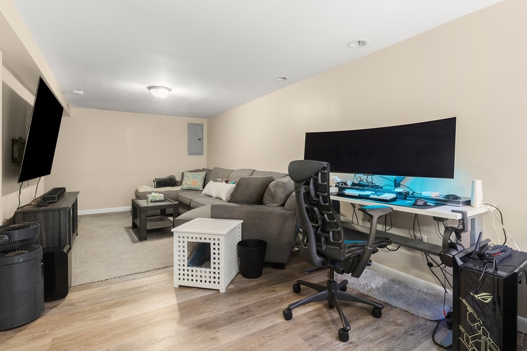 213 Farrwood Dr # 213
