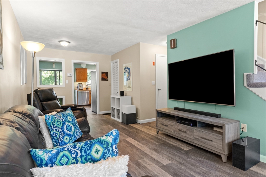 213 Farrwood Dr # 213