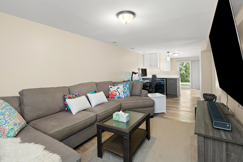 213 Farrwood Dr # 213
