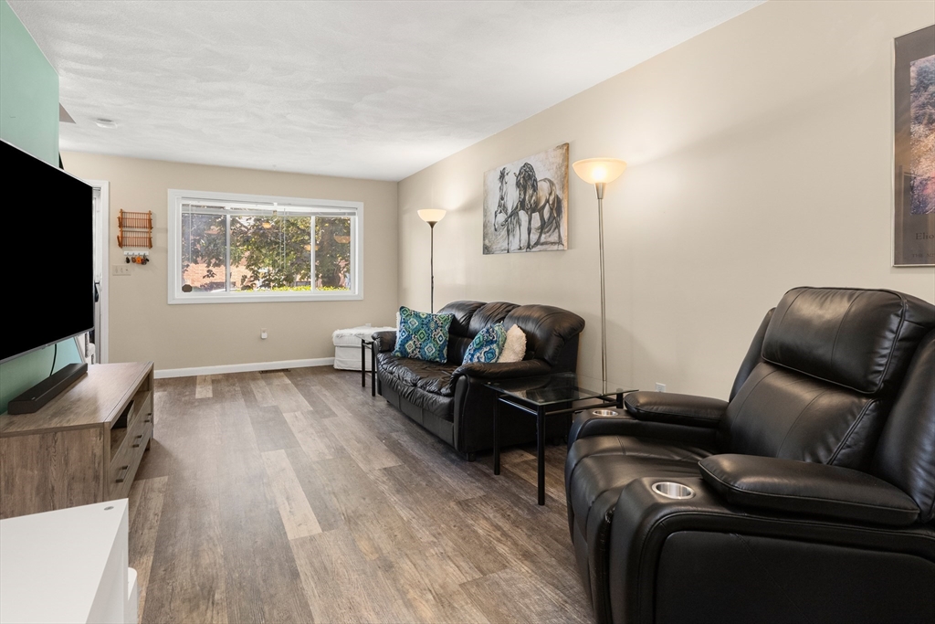 213 Farrwood Dr # 213