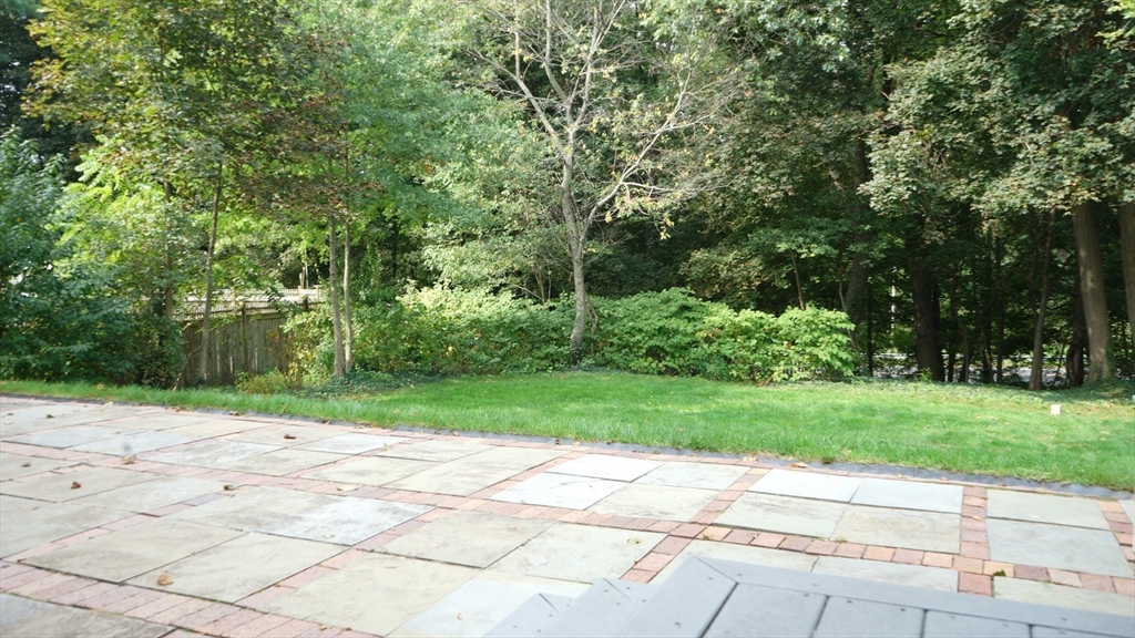 16 Pine Ridge Rd