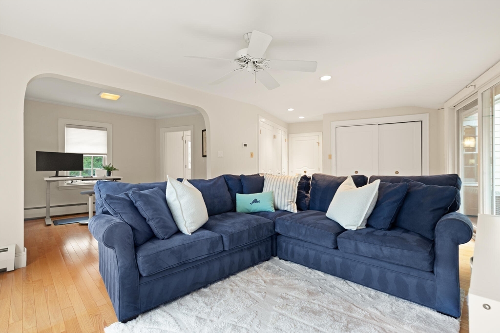 27 Burley Farm Rd