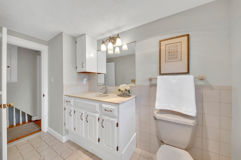 27 Burley Farm Rd