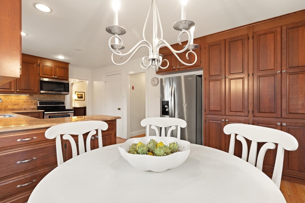 27 Burley Farm Rd
