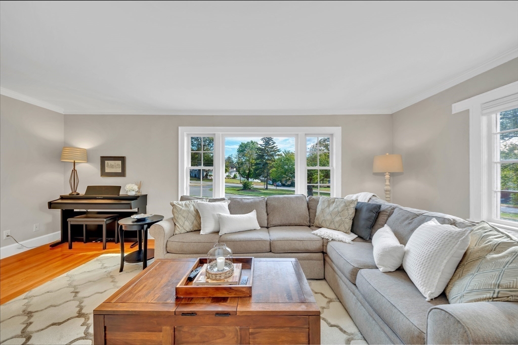 27 Burley Farm Rd