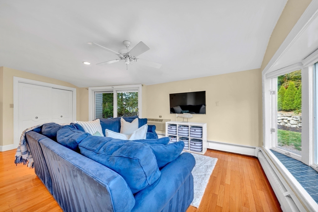 27 Burley Farm Rd