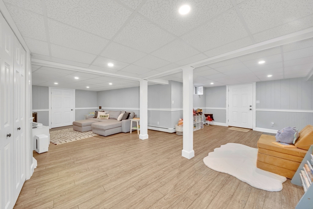 27 Burley Farm Rd