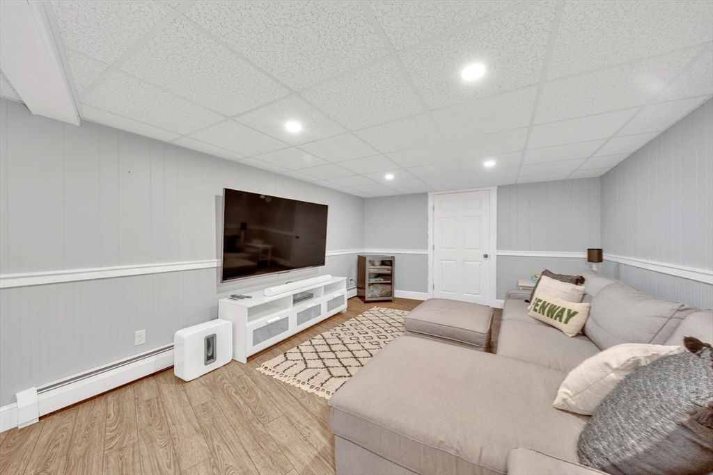 27 Burley Farm Rd