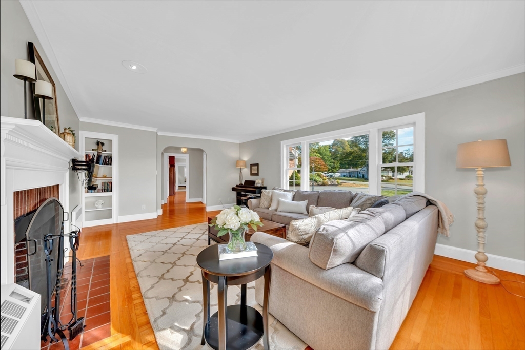 27 Burley Farm Rd