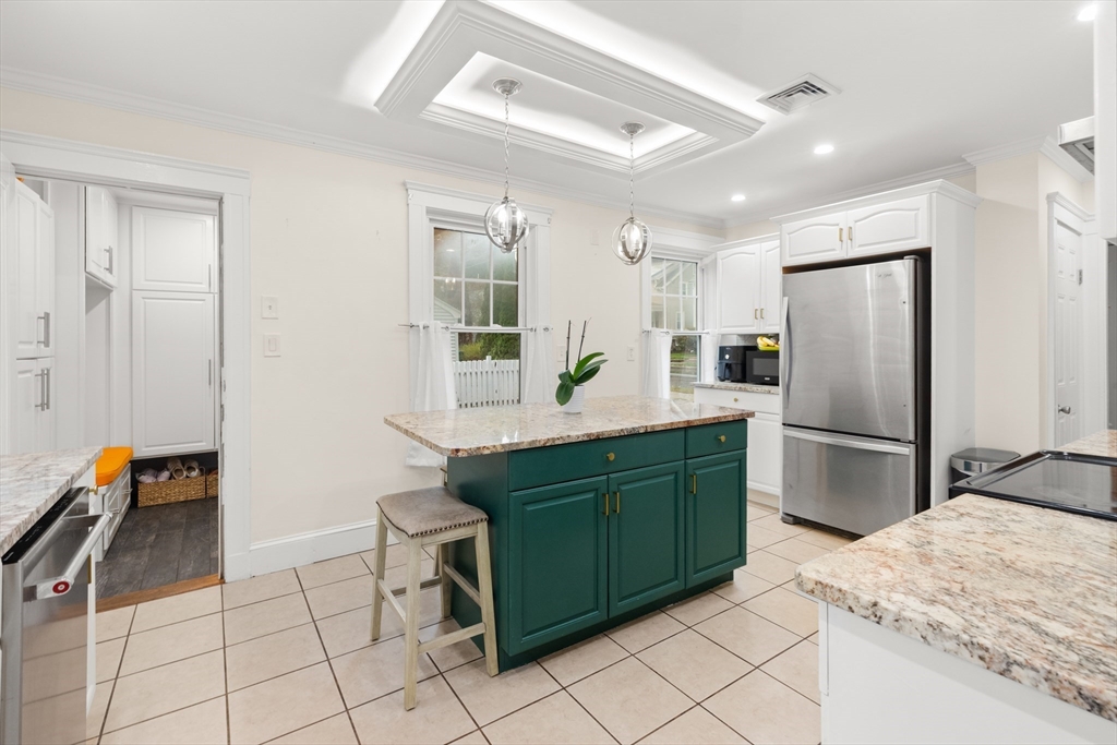 112 Fays Ave