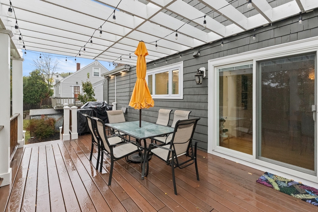 112 Fays Ave