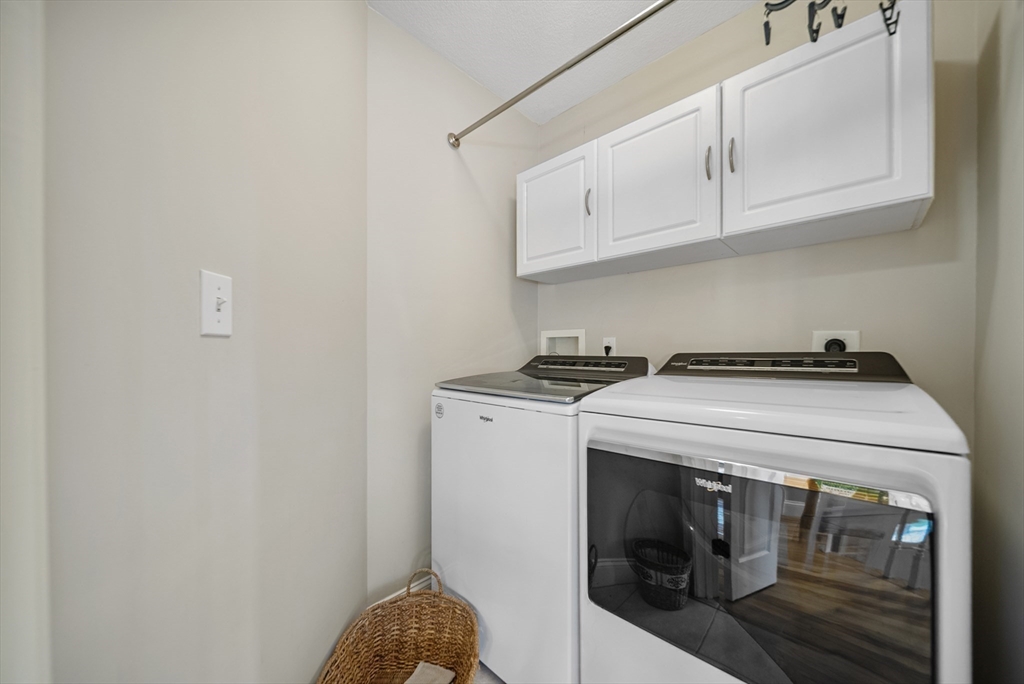 20 Collins St # B