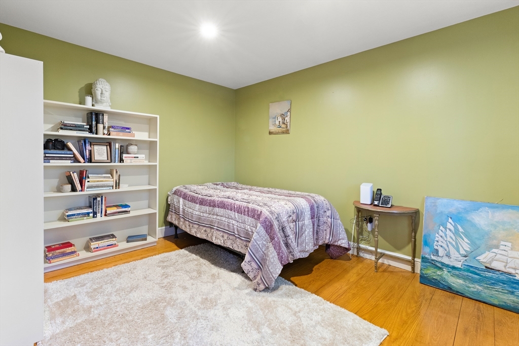 111 Moulton St