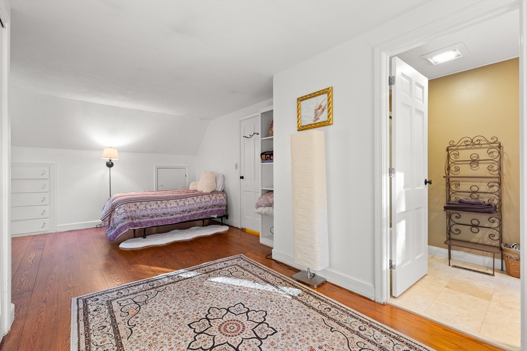 111 Moulton St
