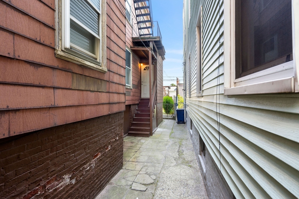 215 Lexington Street