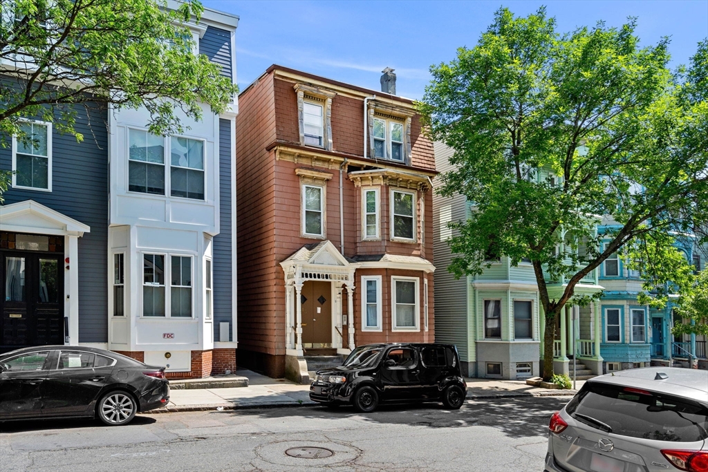 215 Lexington Street