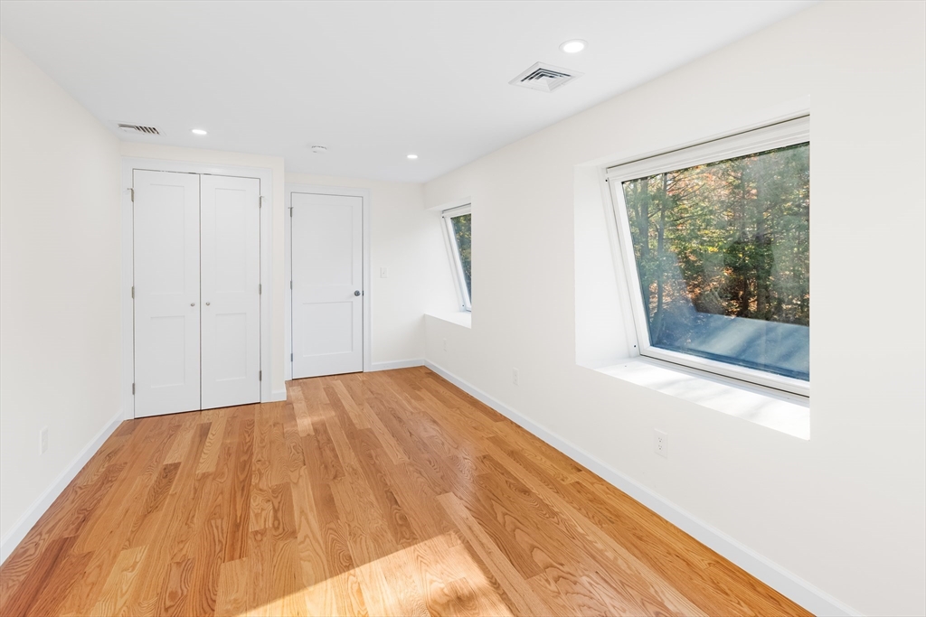 232 Lake Dr
