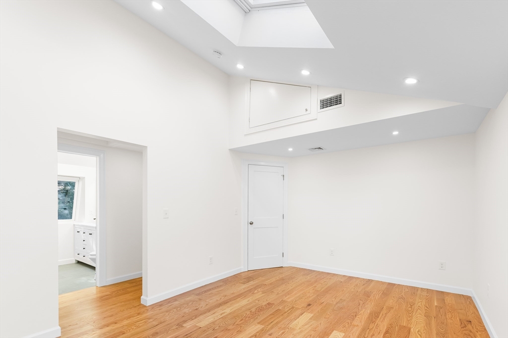 232 Lake Dr