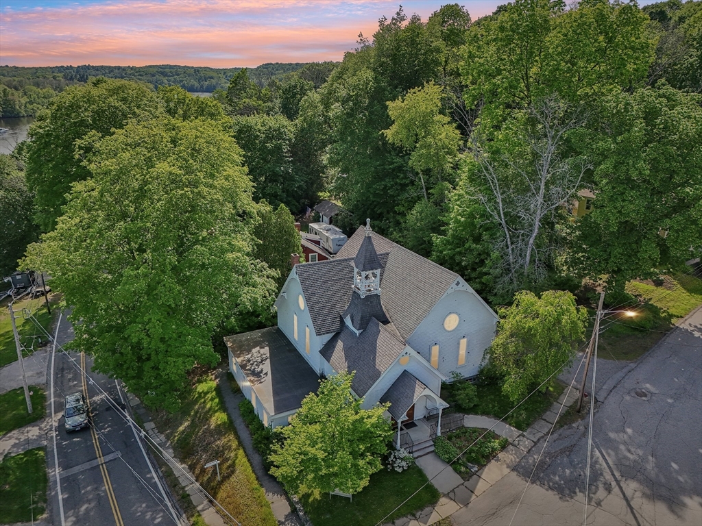 39 High St