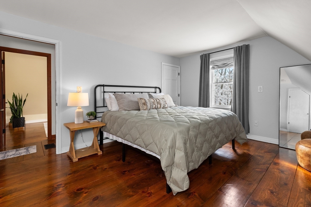 14 Sawmill Brook Rd