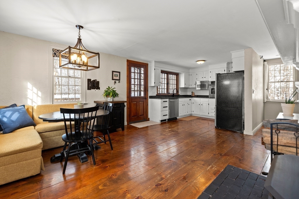14 Sawmill Brook Rd