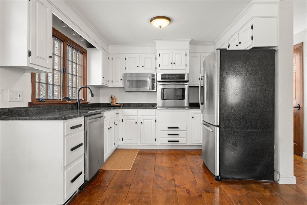 14 Sawmill Brook Rd