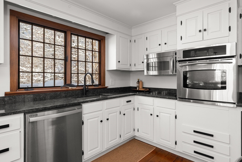 14 Sawmill Brook Rd