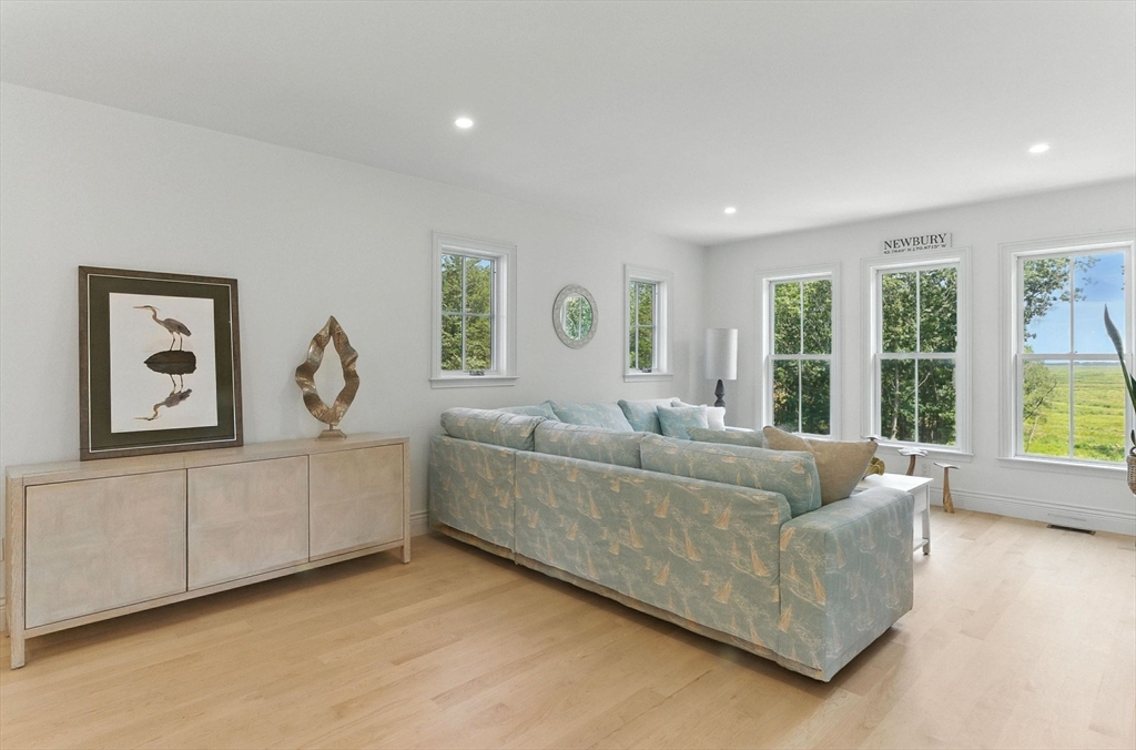 4 Gadsden Lane
