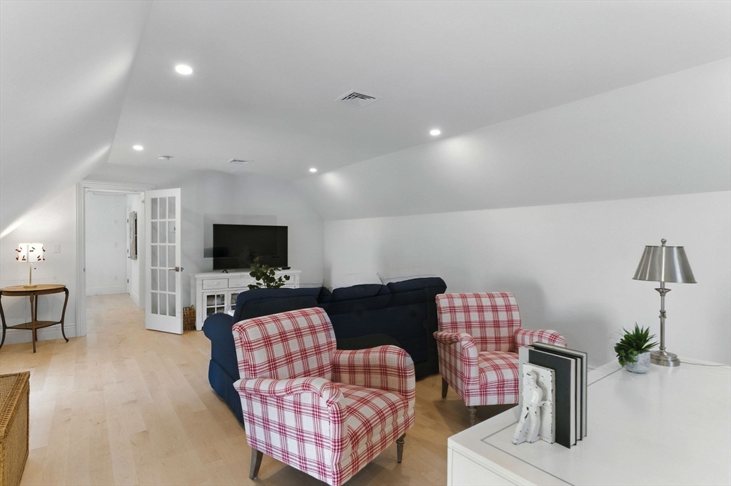 4 Gadsden Lane