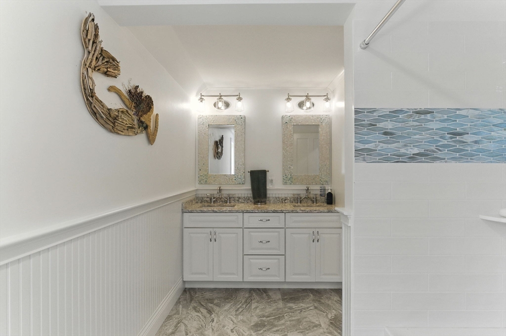 4 Gadsden Lane