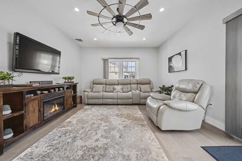 86 Lynn Fells Pkwy