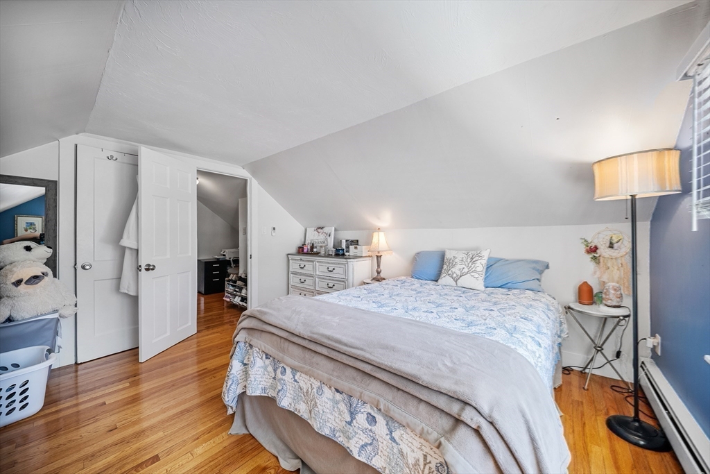 11 Joyce St