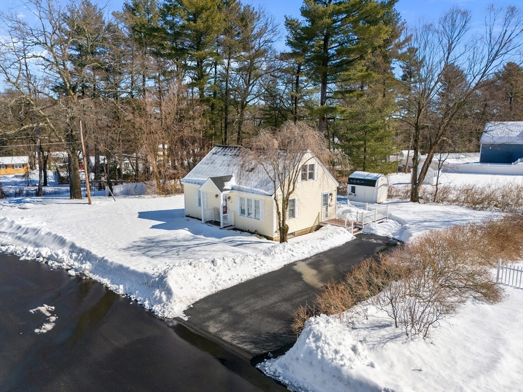 11 Joyce St