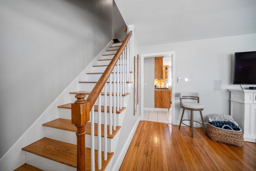 11 Joyce St