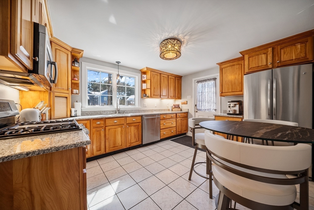 11 Joyce St