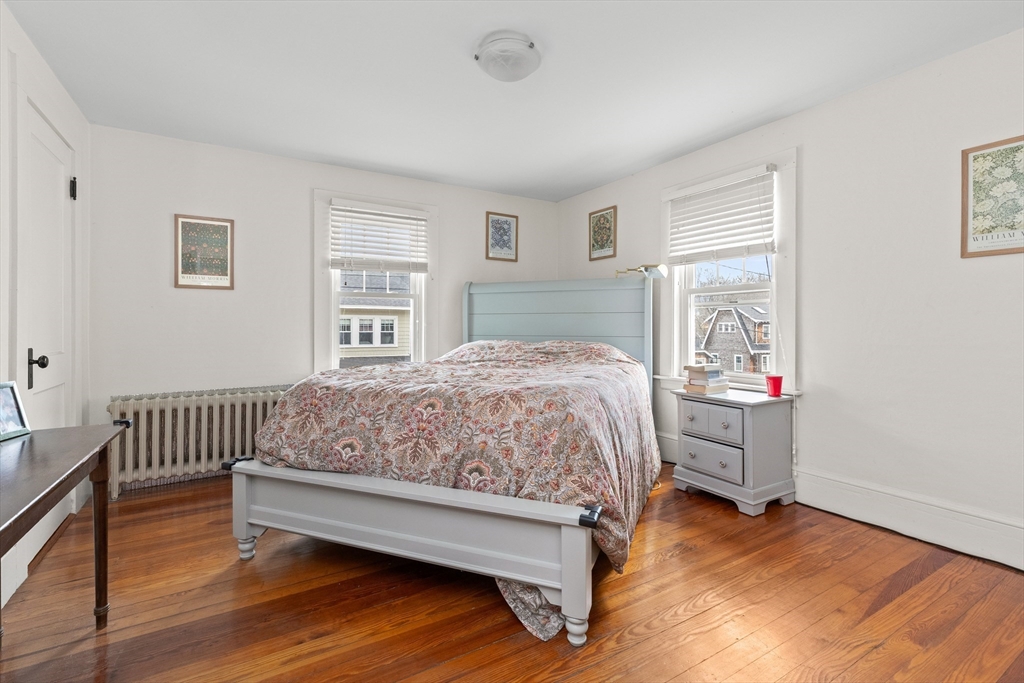 16 Dawes St