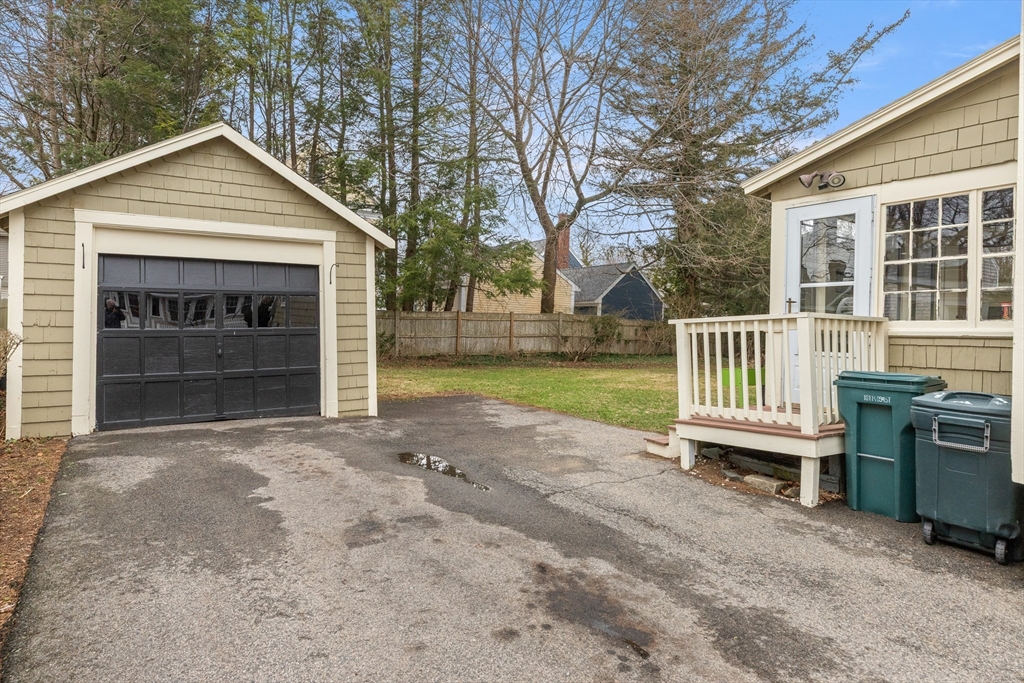 16 Dawes St