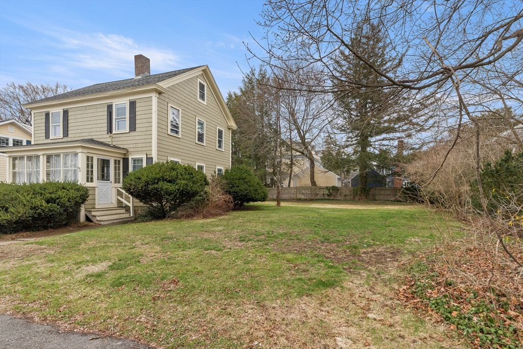 16 Dawes St
